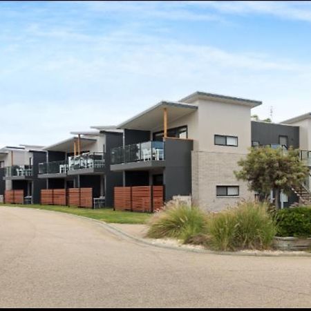 Captains Cove 1St Floor Spa Luxury Apartments - Free Netflix Paynesville Buitenkant foto