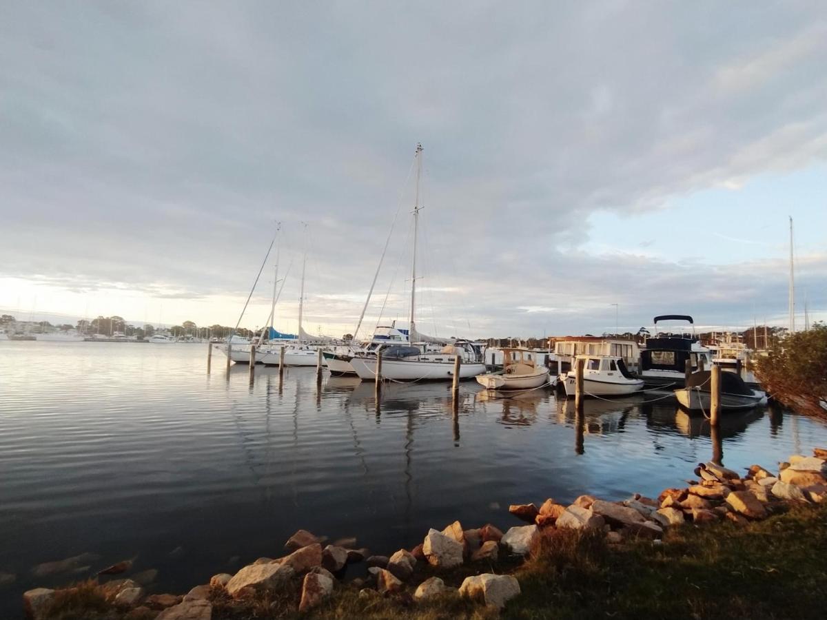 Captains Cove 1St Floor Spa Luxury Apartments - Free Netflix Paynesville Buitenkant foto